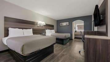 ستائر تعتيم وتجهيزات عازلة للصوت وواي فاي مجانًا وملاءات أسرّة