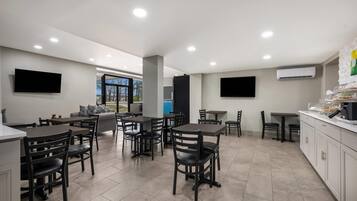 Café da manhã continental grátis todos os dias