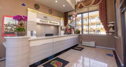 Super 8 by Wyndham Anaheim/Disneyland Drive