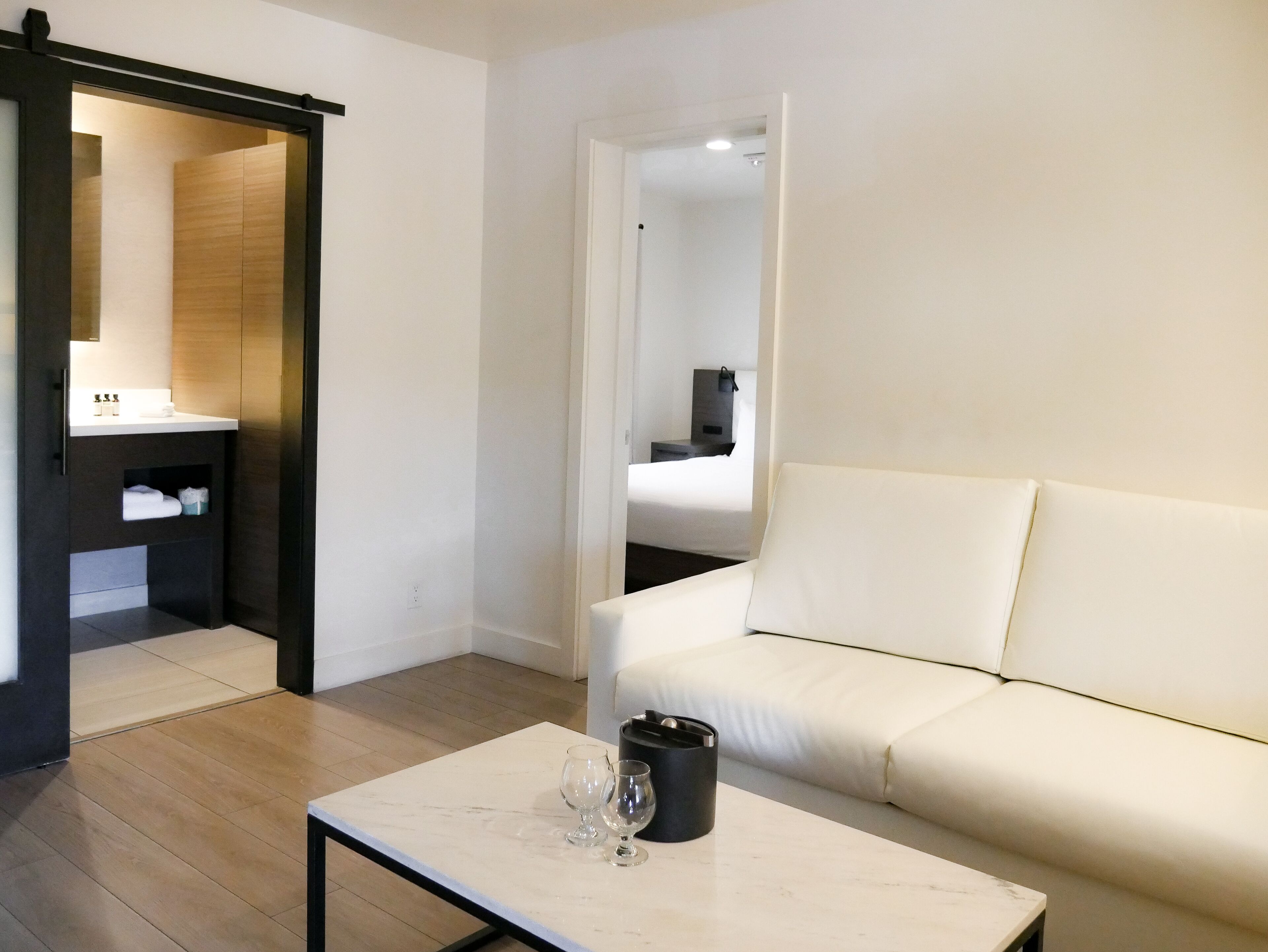junior suite, 1 king bed | premium bedding, pillow-top beds, in-room safe, desk