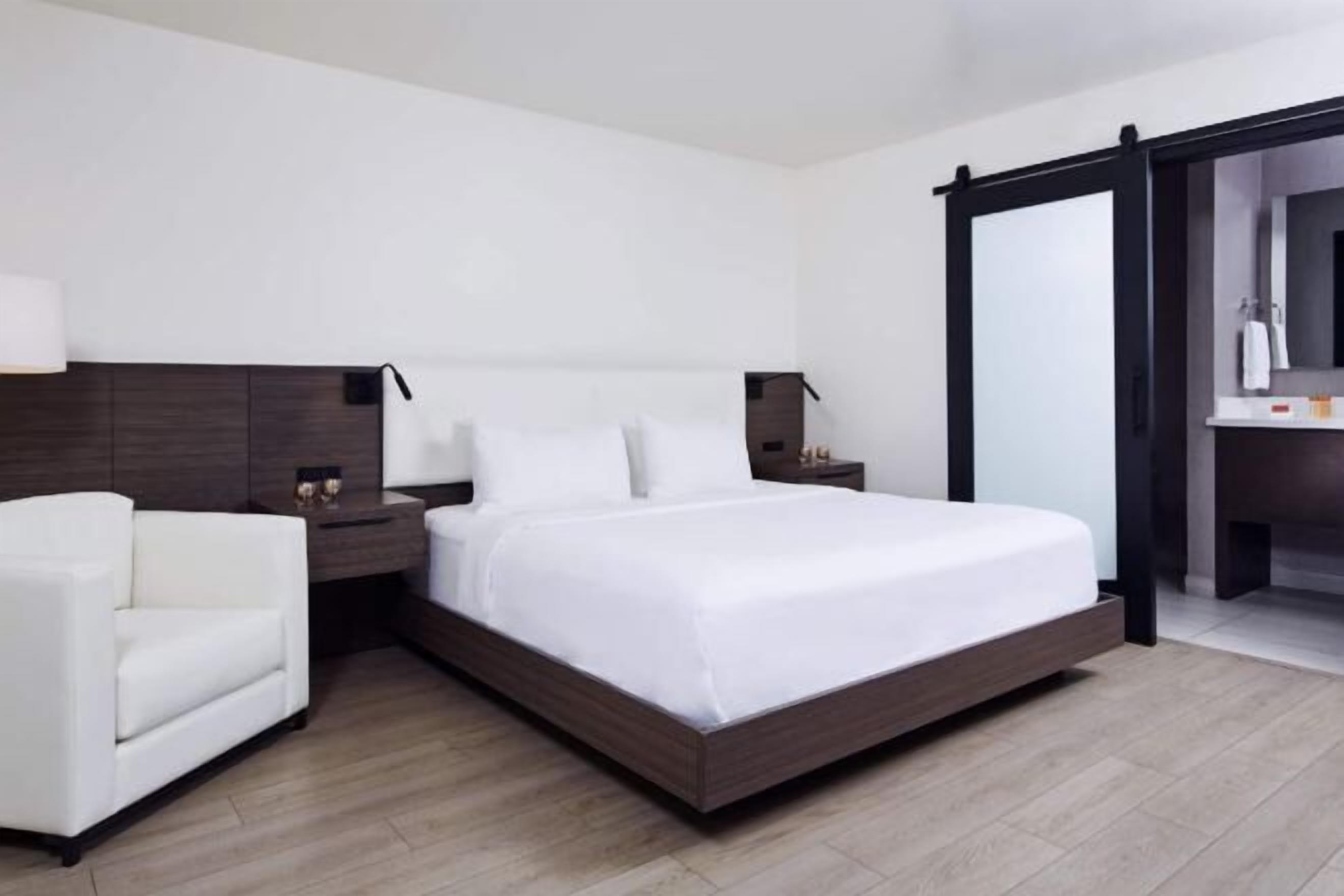 Ropa de cama de alta calidad y camas con pillow-top 