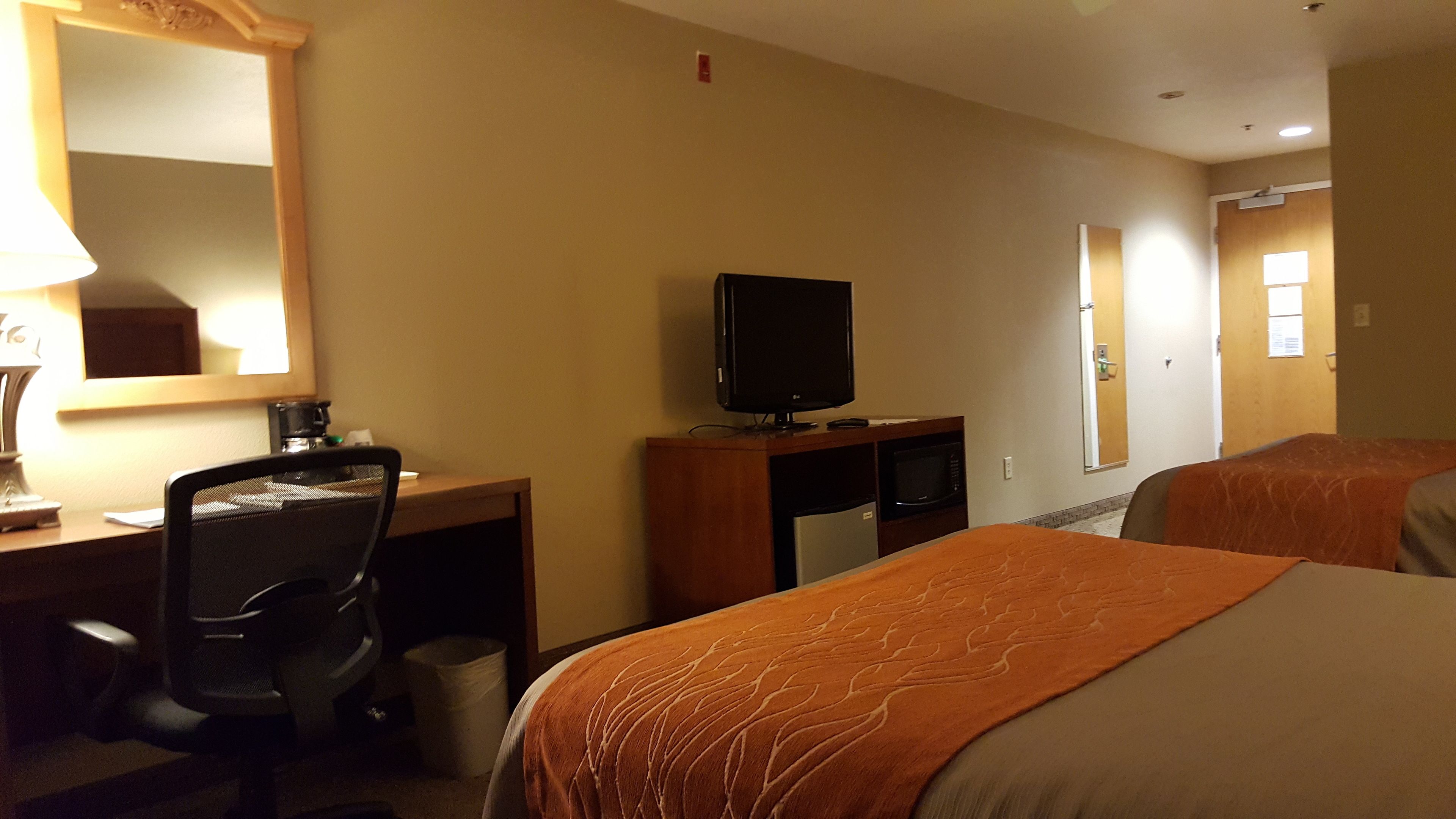 Comfort Inn & Suites Sequoia/Kings Canyon in Three Rivers: Find Hotel ...