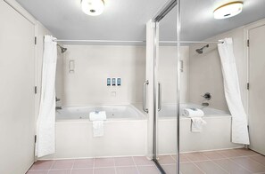 Bathroom - SureStay Plus Hotel by Best Western San Jose Central City (San Jose)