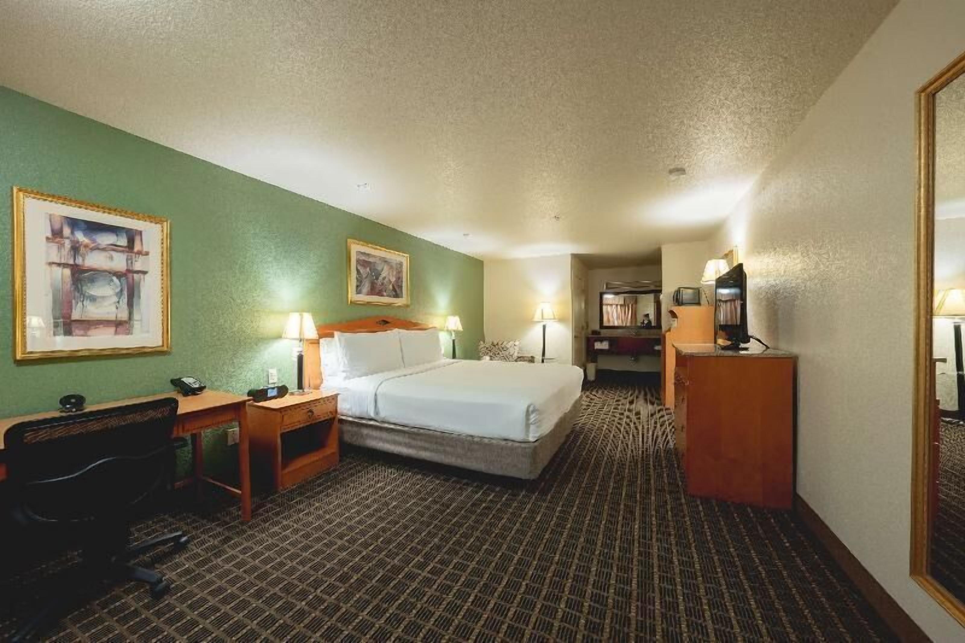 Lakens van Egyptisch katoen, luxe beddengoed, een kluis op de kamer