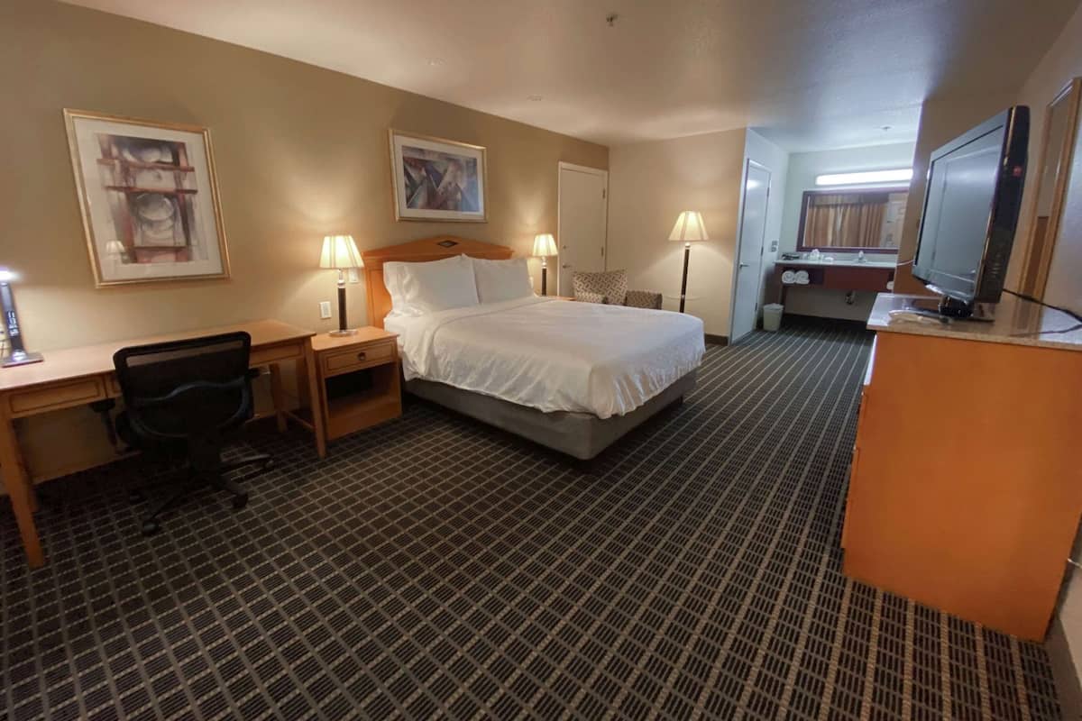 Egyptian cotton sheets, premium bedding, in-room safe