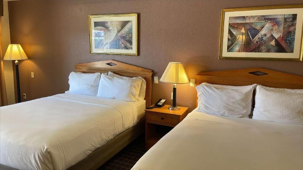 Egyptian cotton sheets, premium bedding, in-room safe