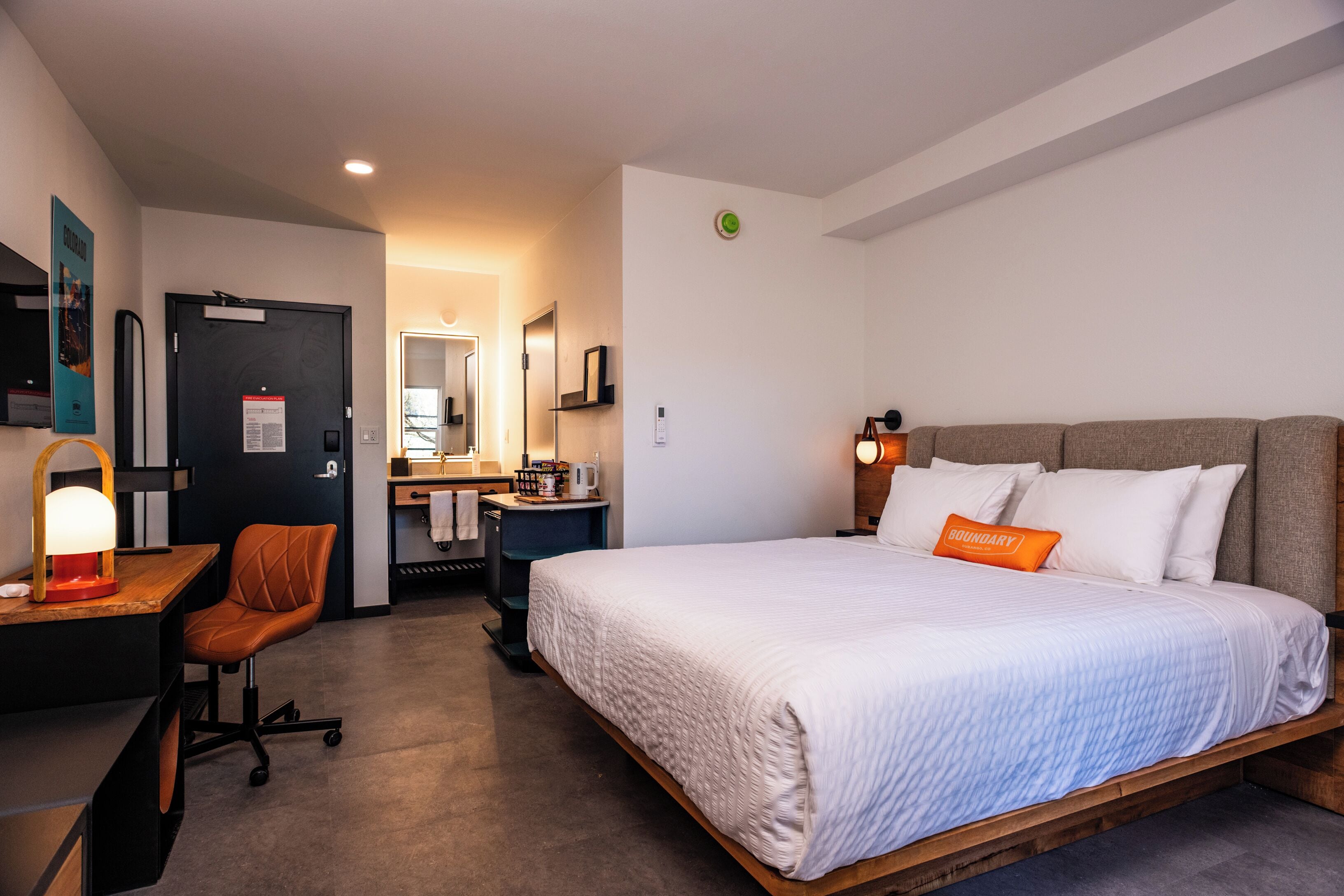 In-room safe, desk, laptop workspace, free WiFi