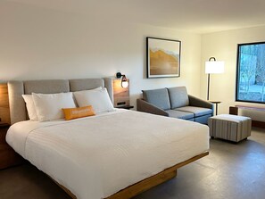 Junior Suite, 1 King Bed (Pathfinder)