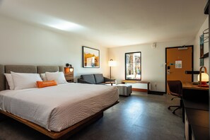 Junior Suite, 1 King Bed (Pathfinder)