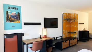 Caja de seguridad en la habitación y escritorio