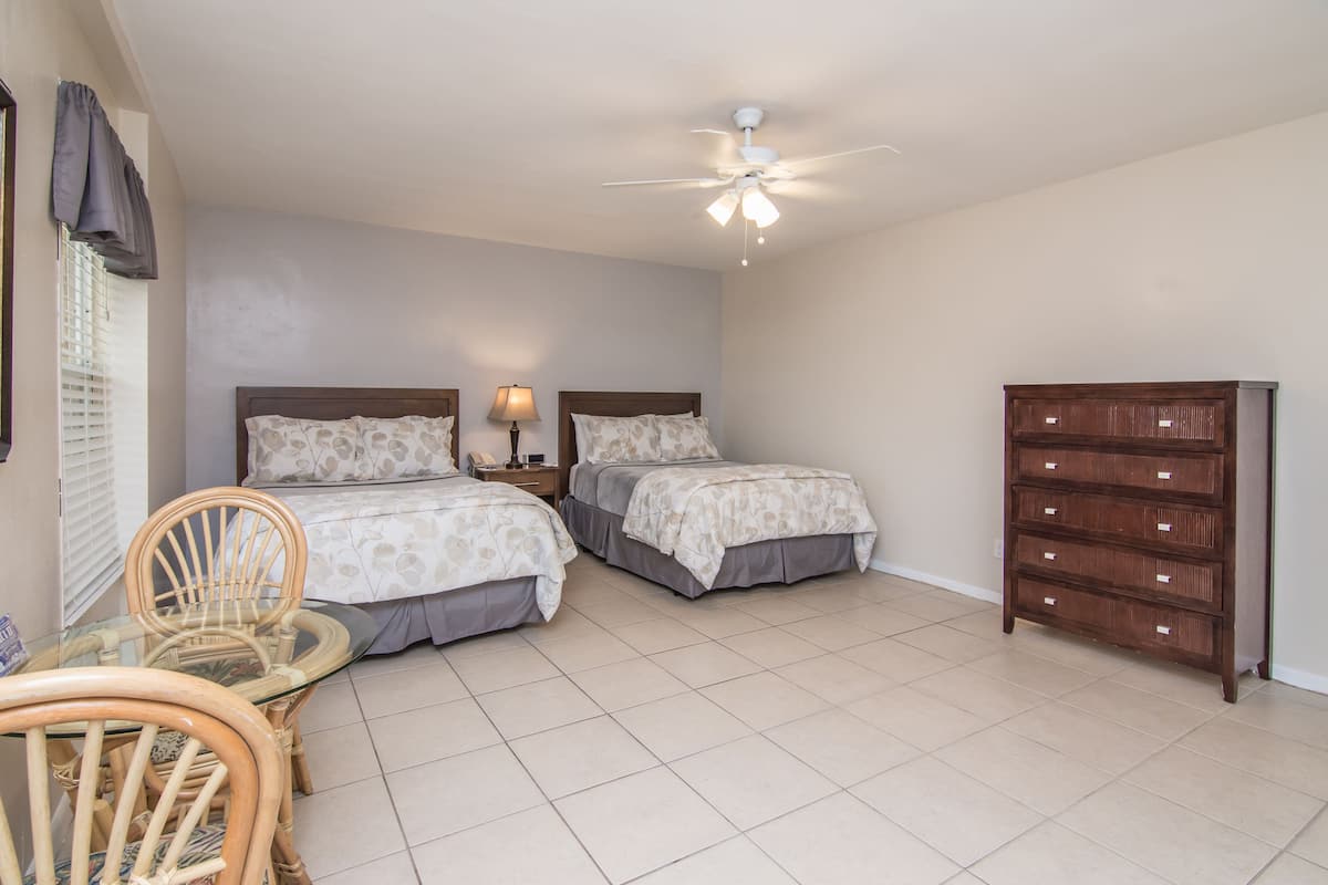 Standard Room, 2 Double Beds | Iron/ironing board, cribs/infant beds, rollaway beds, free WiFi