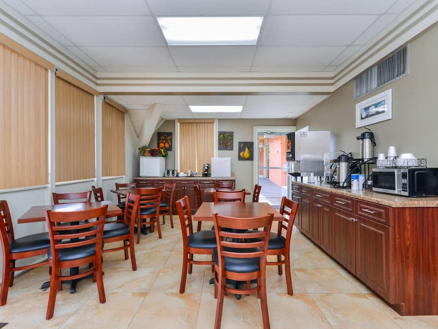 Free daily continental breakfast