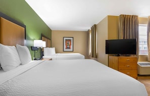 Deluxe Studio, Multiple Beds, Non Smoking | Desk, free WiFi, bed sheets