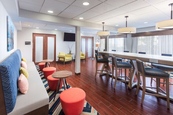 Free daily continental breakfast - Hampton Inn Joliet-Plainfield I-55 (Joliet)