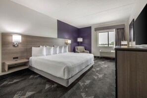 Standard Room, 1 King Bed, Accessible, Bathtub