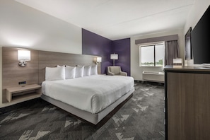 Standard Room, 1 King Bed, Accessible, Bathtub