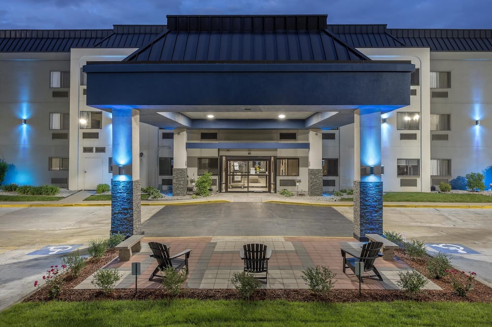 Best Western Bolingbrook Hotel
