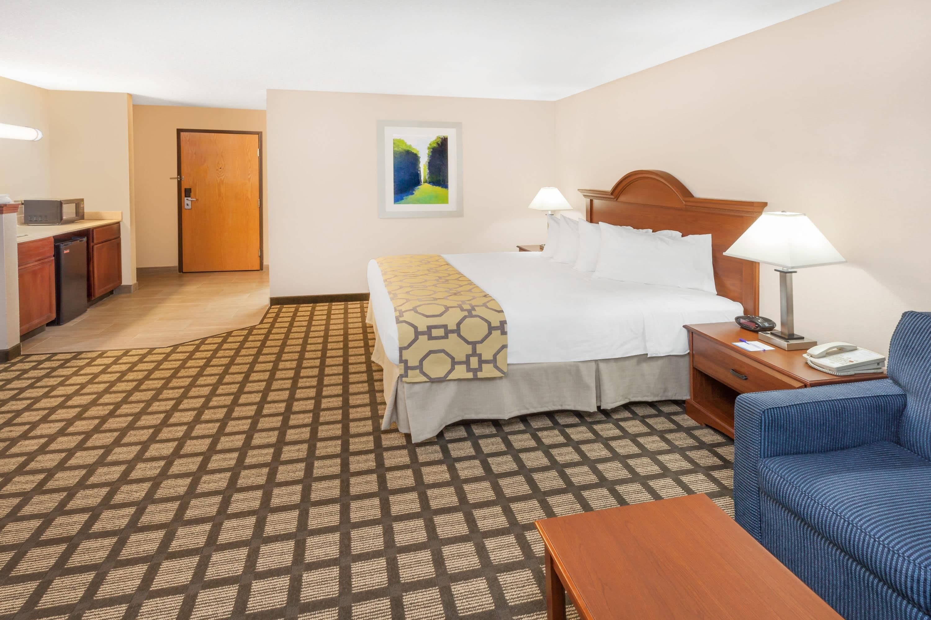 Suite estudio, 1 cama King size, para no fumadores | Escritorio, espacio para trabajar con laptop y cortinas blackout 