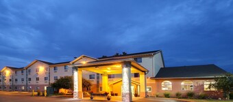 Baymont by Wyndham Galesburg