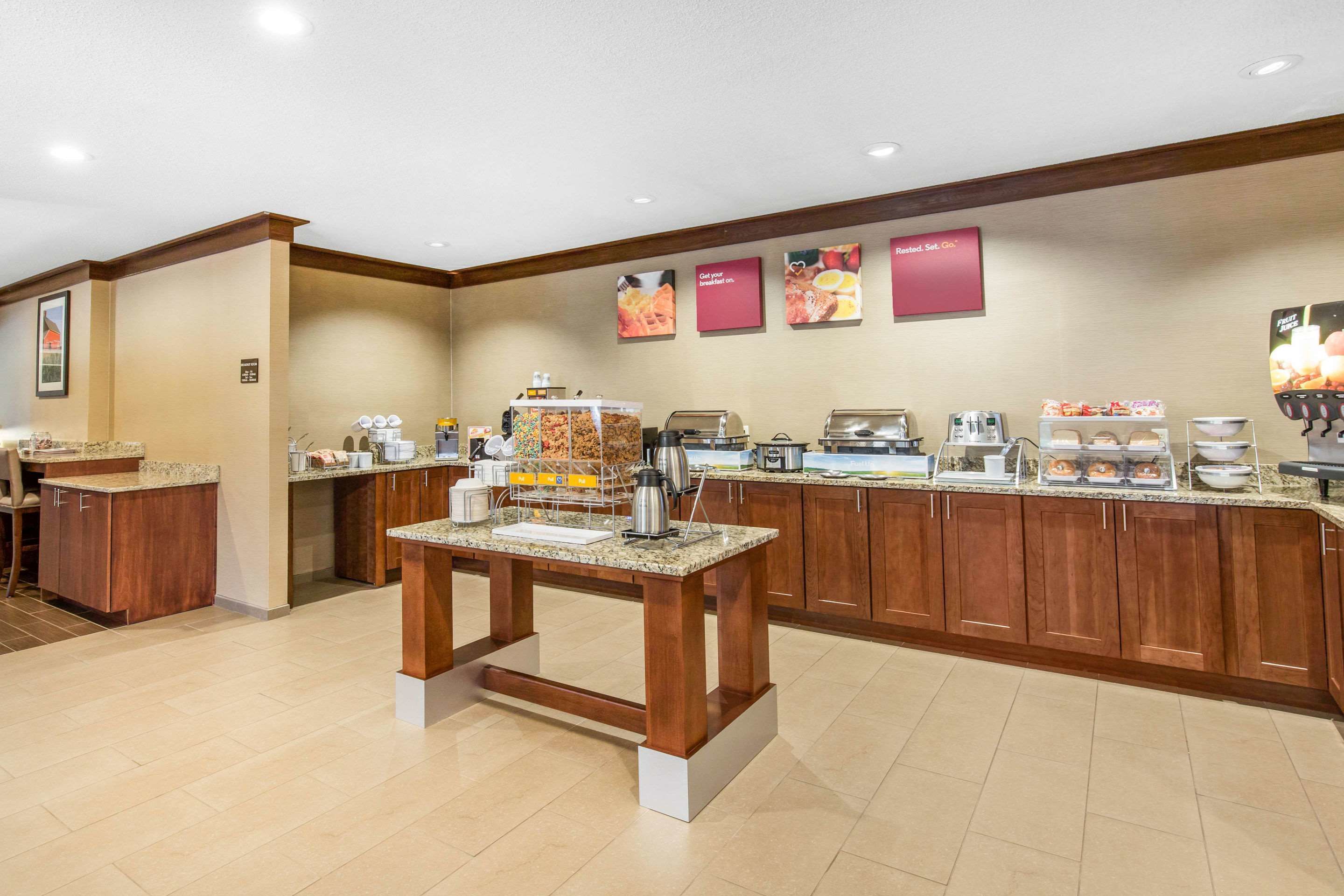 free buffet breakfast