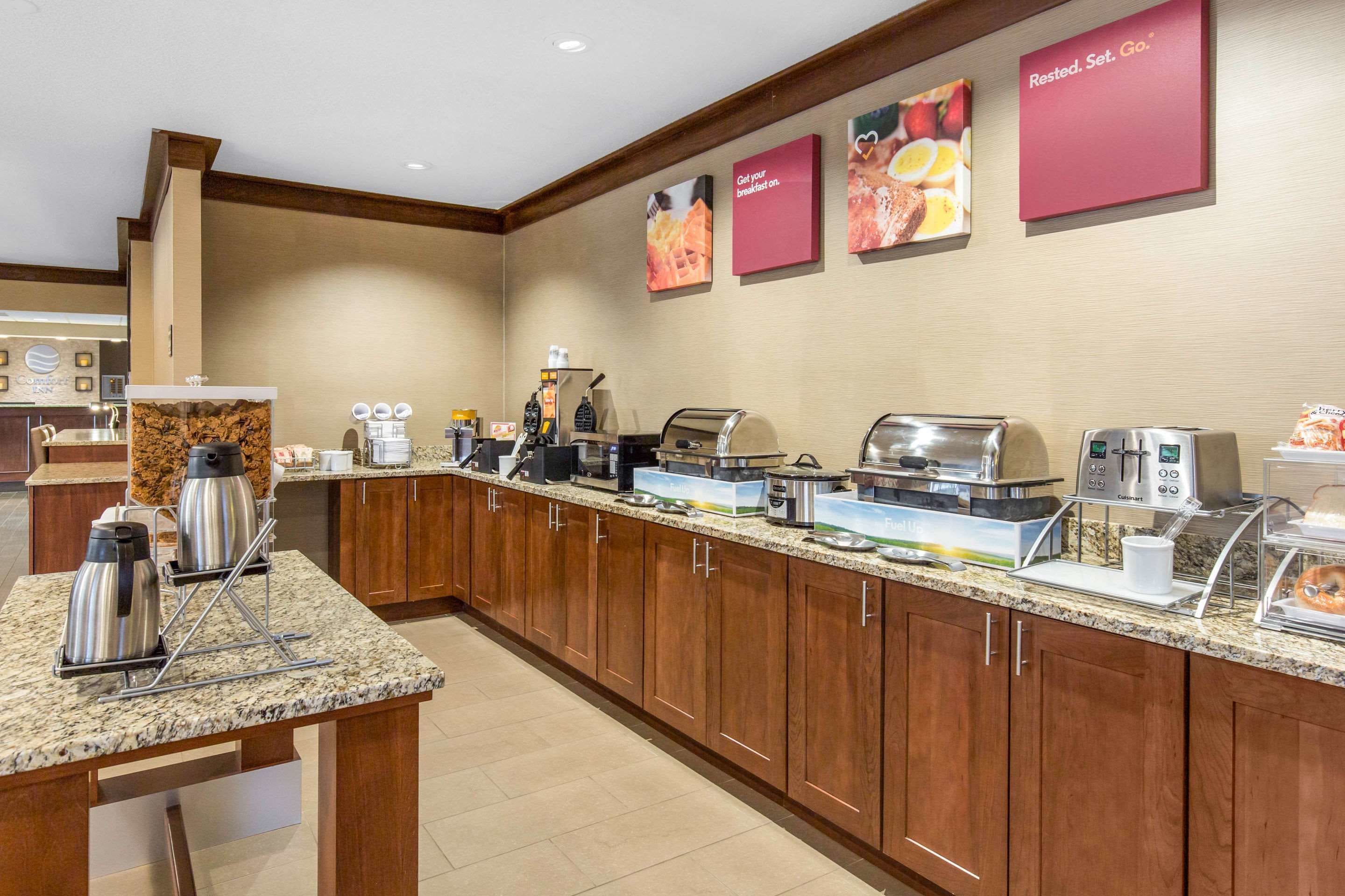 free buffet breakfast