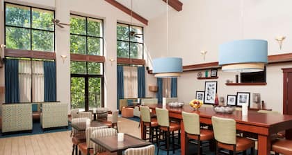 Hampton Inn and Suites Kokomo