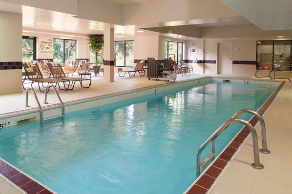 Indoor pool, pool loungers