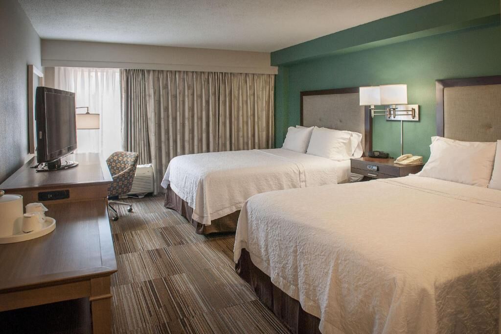 Hypo-allergenic bedding, in-room safe, desk, laptop workspace