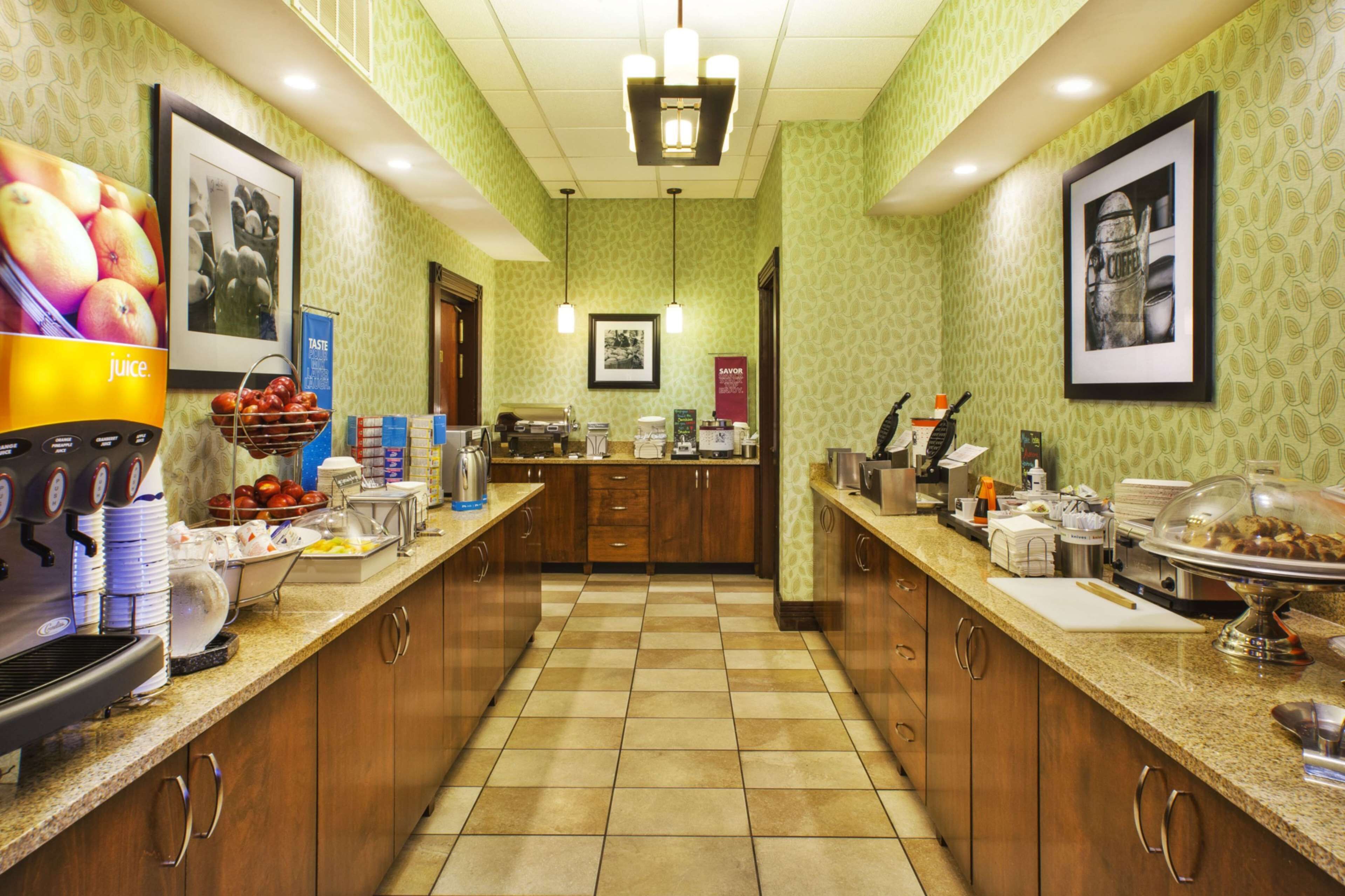 free daily breakfast