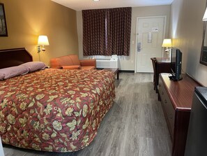 Standard Room, 1 King Bed | Desk, free WiFi, bed sheets - Travel Inn (Vicksburg)
