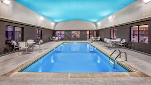 Pool - La Quinta Inn & Suites Kearney (Kearney)