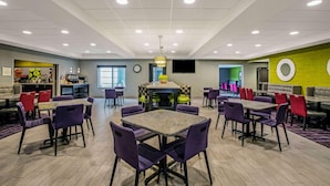 Restaurant - La Quinta Inn & Suites Kearney (Kearney)