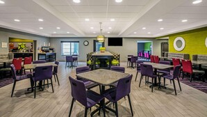 Restaurant - La Quinta Inn & Suites Kearney (Kearney)