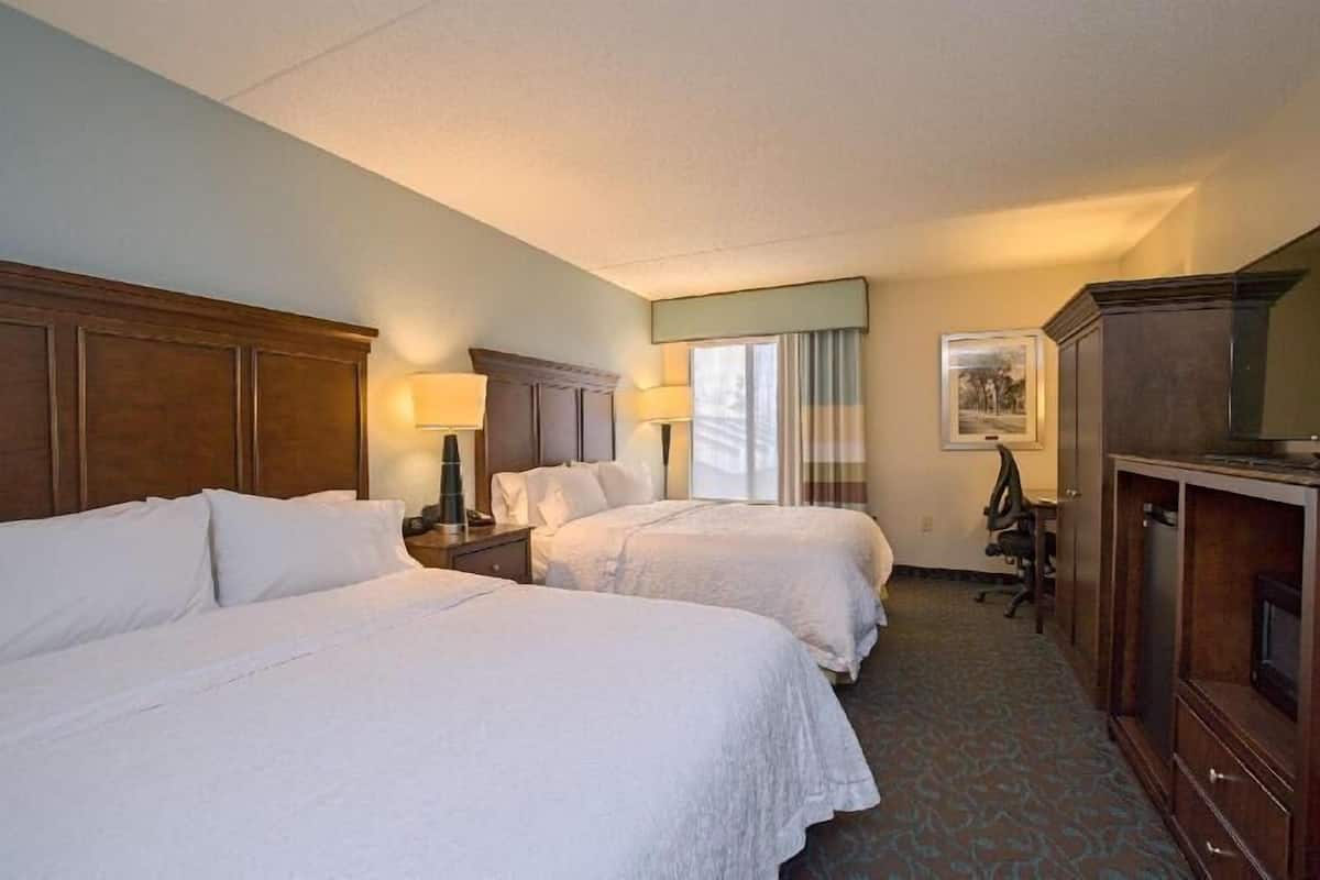 Ropa de cama de alta calidad y escritorio