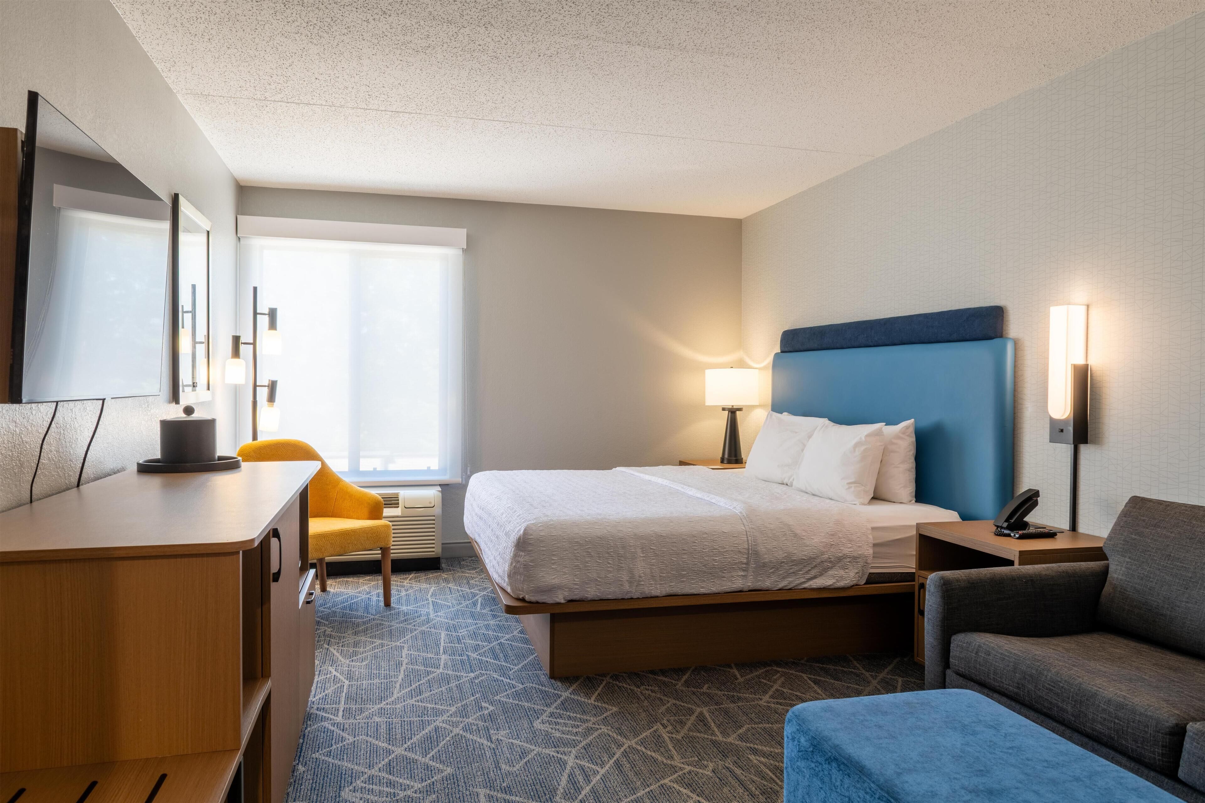 Room, 1 King Bed, Accessible, Non Smoking | Living area | 50-inch LCD TV with cable channels, TV