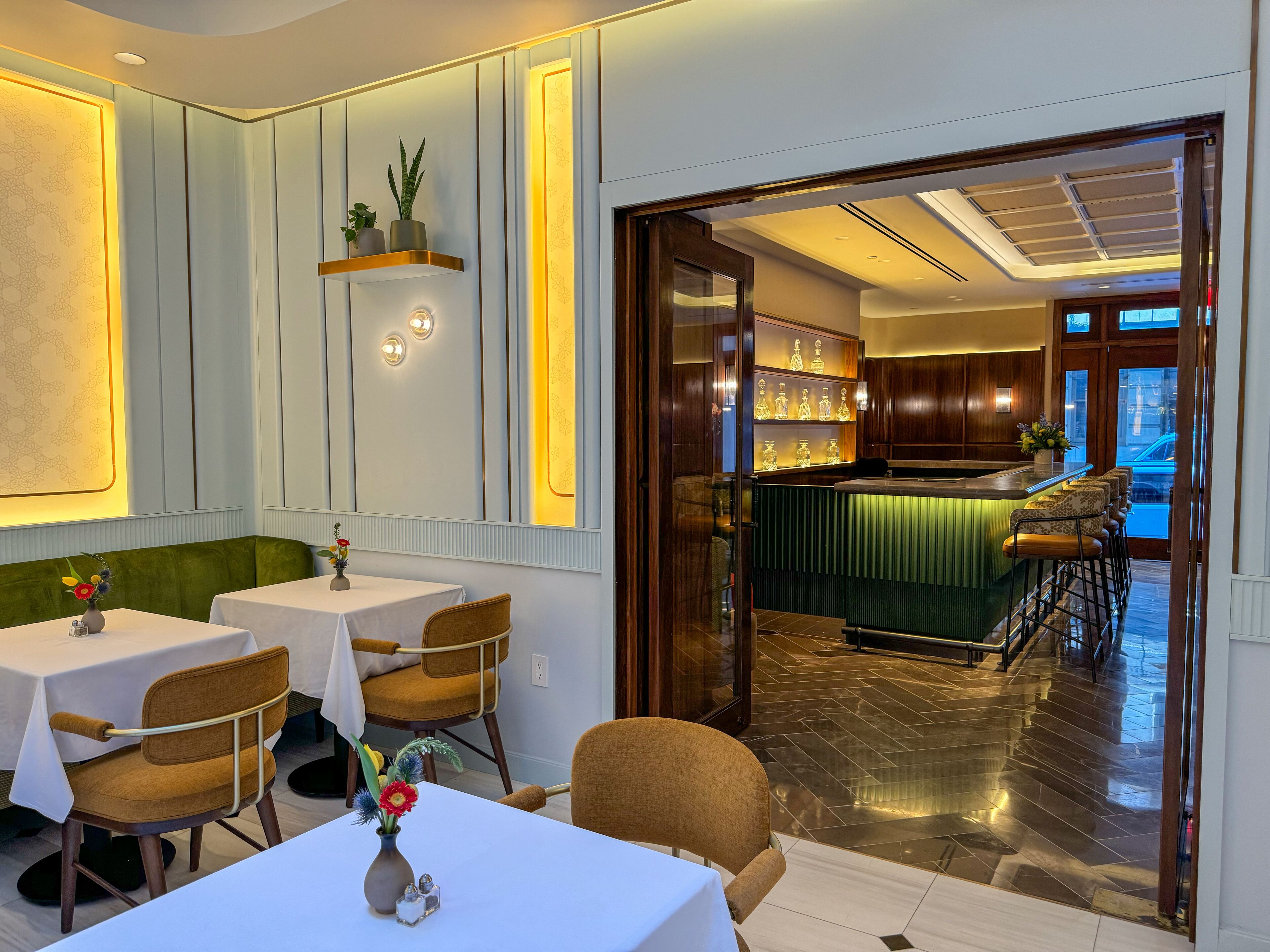 2 barer/lounger og cocktailbar