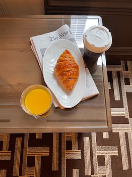Free daily continental breakfast at The Iroquois New York