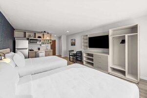 Suíte, 2 camas Queen, para não fumantes | Roupas de cama de algodão egípcio, roupas de cama premium
