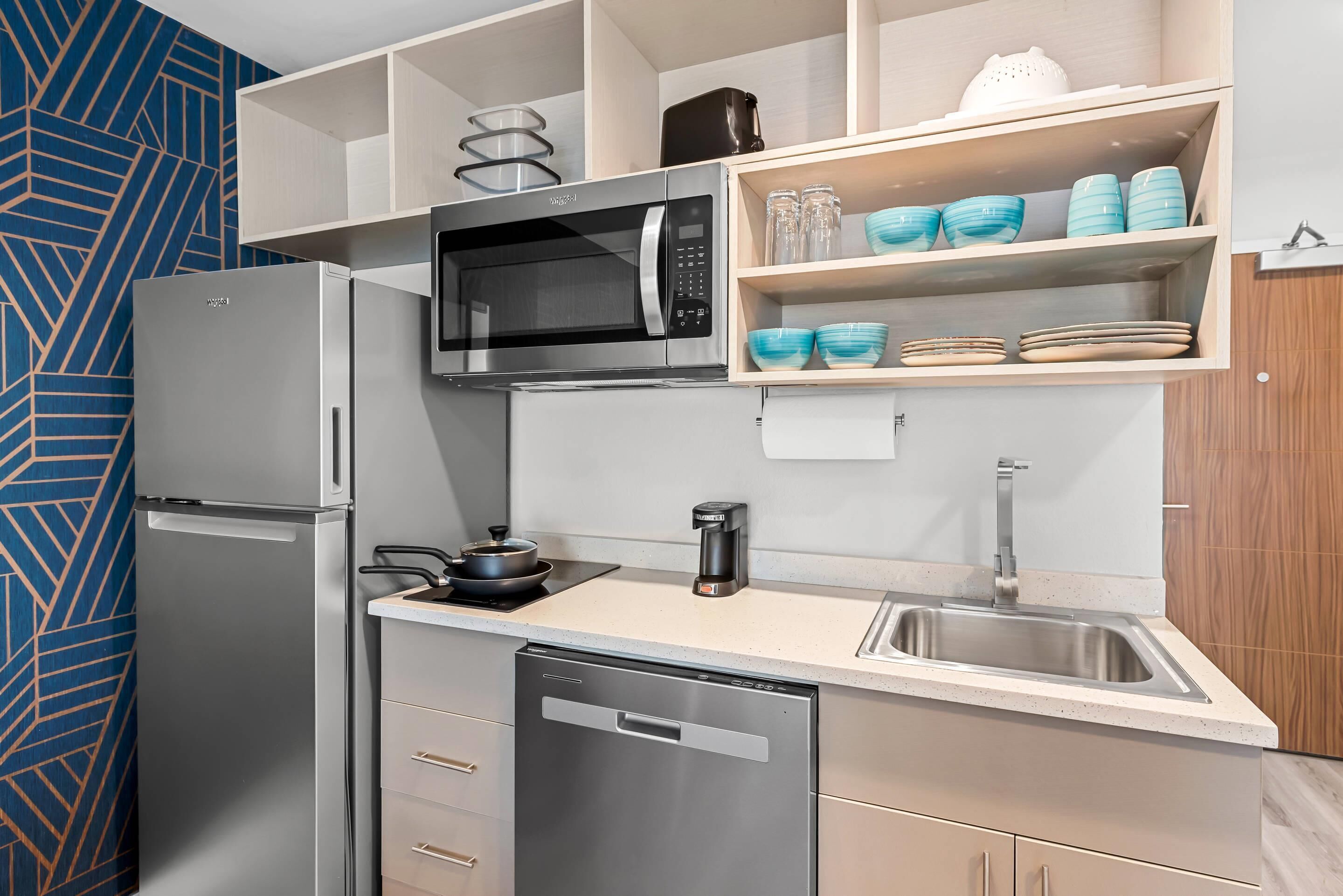 Egyptian cotton sheets, premium bedding, down comforters, pillowtop beds