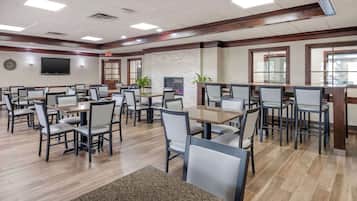 Desayuno completo incluido todos los días