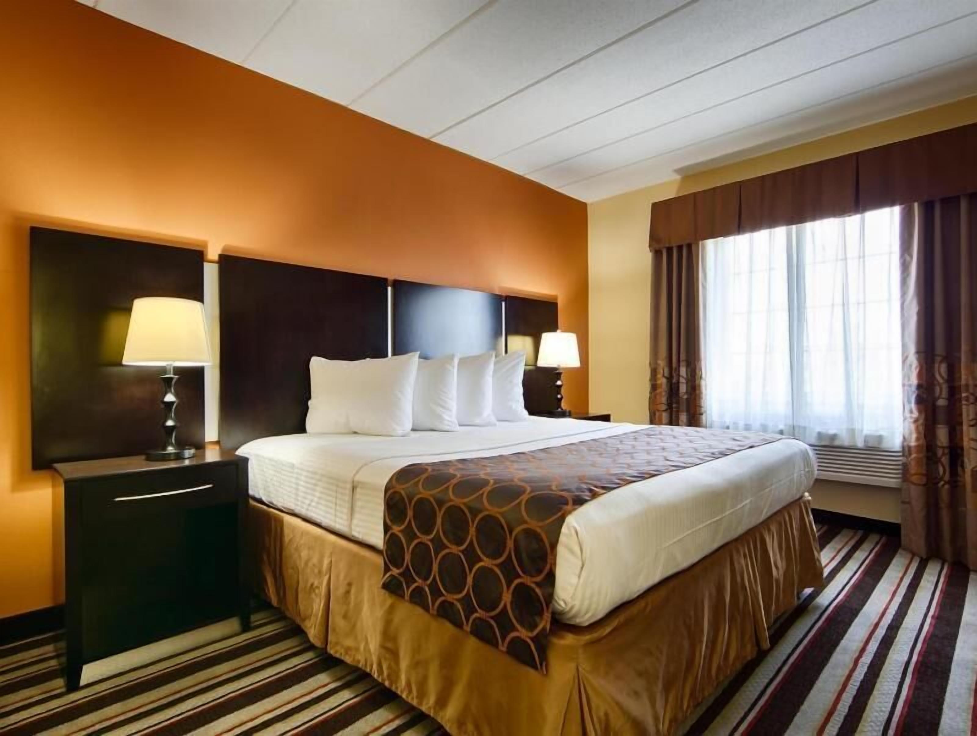 Pillow-top beds, desk, laptop workspace, blackout curtains