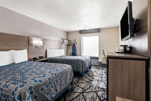 Standard Room, 2 Double Beds, Non Smoking, Refrigerator & Microwave | Desk, laptop workspace, free WiFi, bed sheets - SureStay Hotel by Best Western Duncan (Duncan)