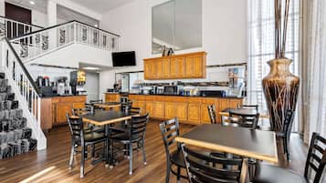 包每日全套早餐