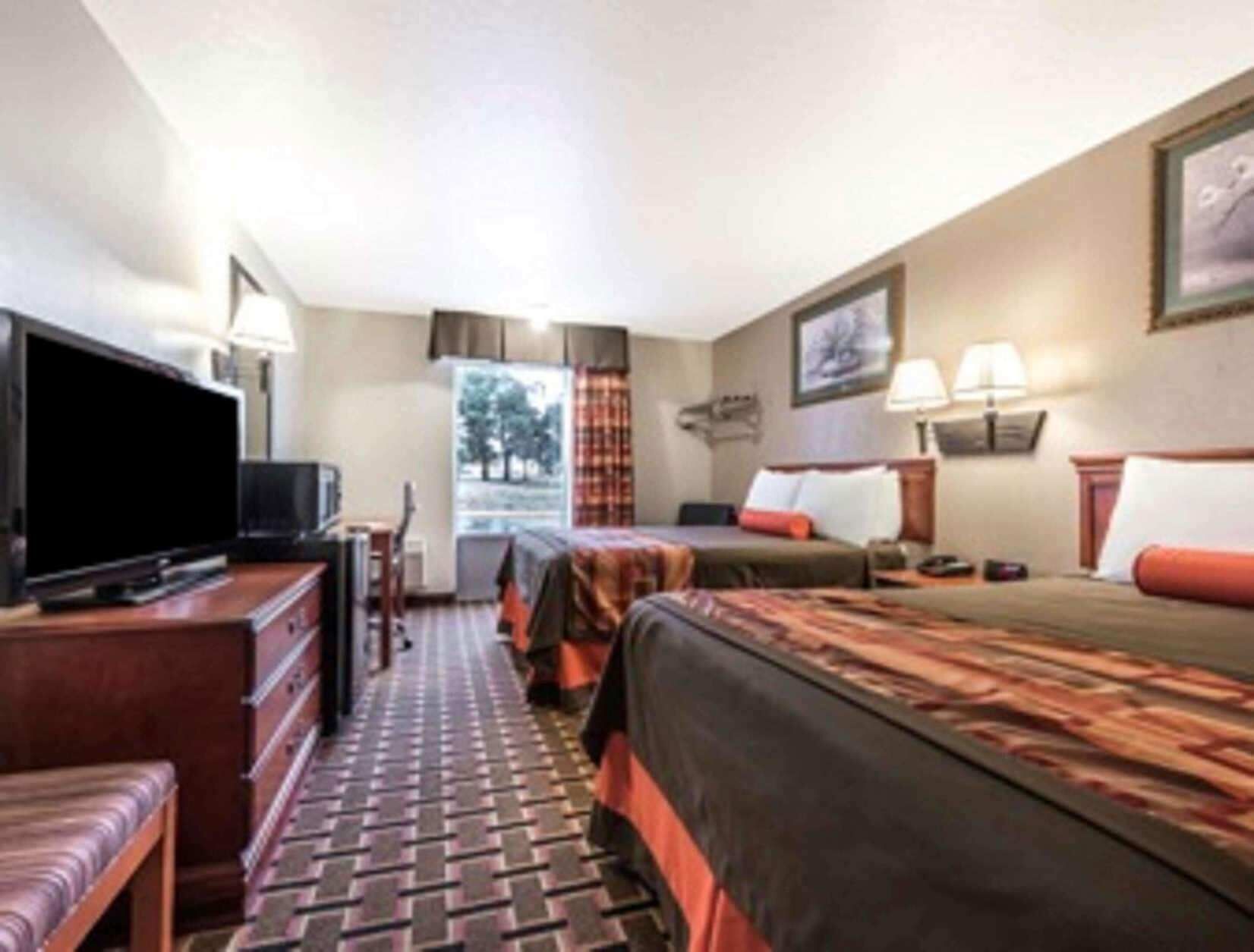 Desk, laptop workspace, free WiFi, bed sheets