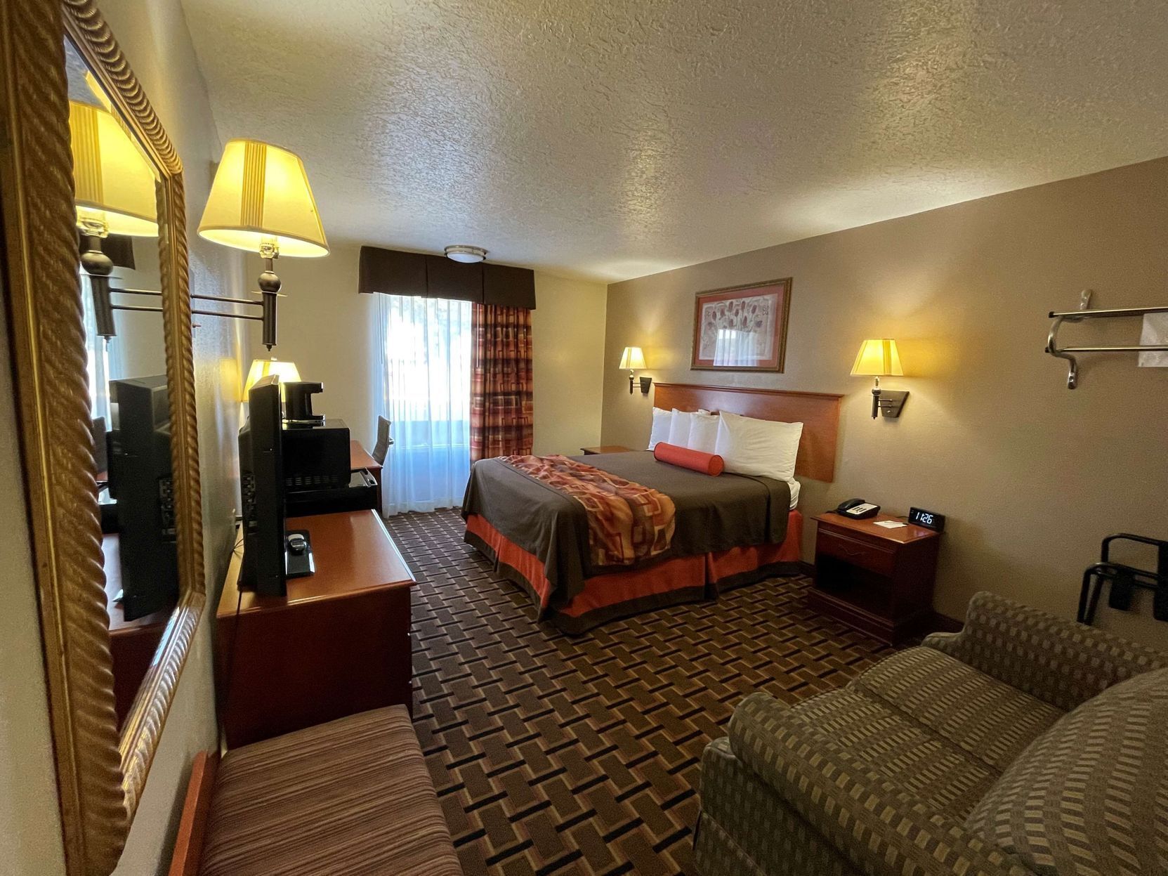 Desk, laptop workspace, free WiFi, bed sheets