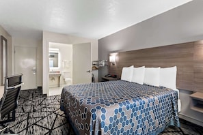 Standard Room, 1 Queen Bed, Accessible, Refrigerator & Microwave (Walk-in Shower)
