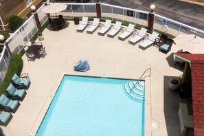 Seasonal outdoor pool - Homewood Suites by Hilton Chattanooga - Hamilton Place (Chattanooga)