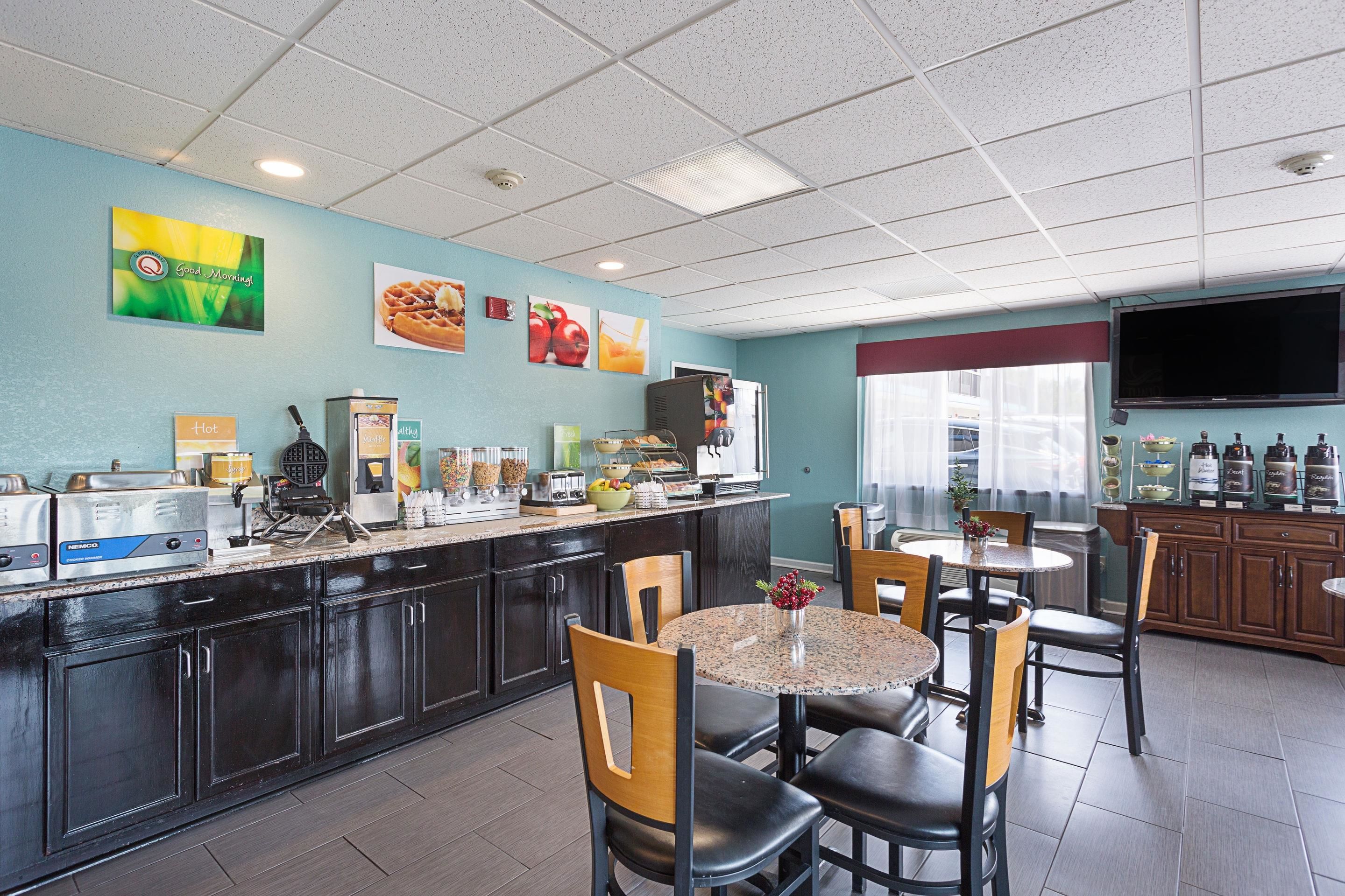 Free daily continental breakfast 