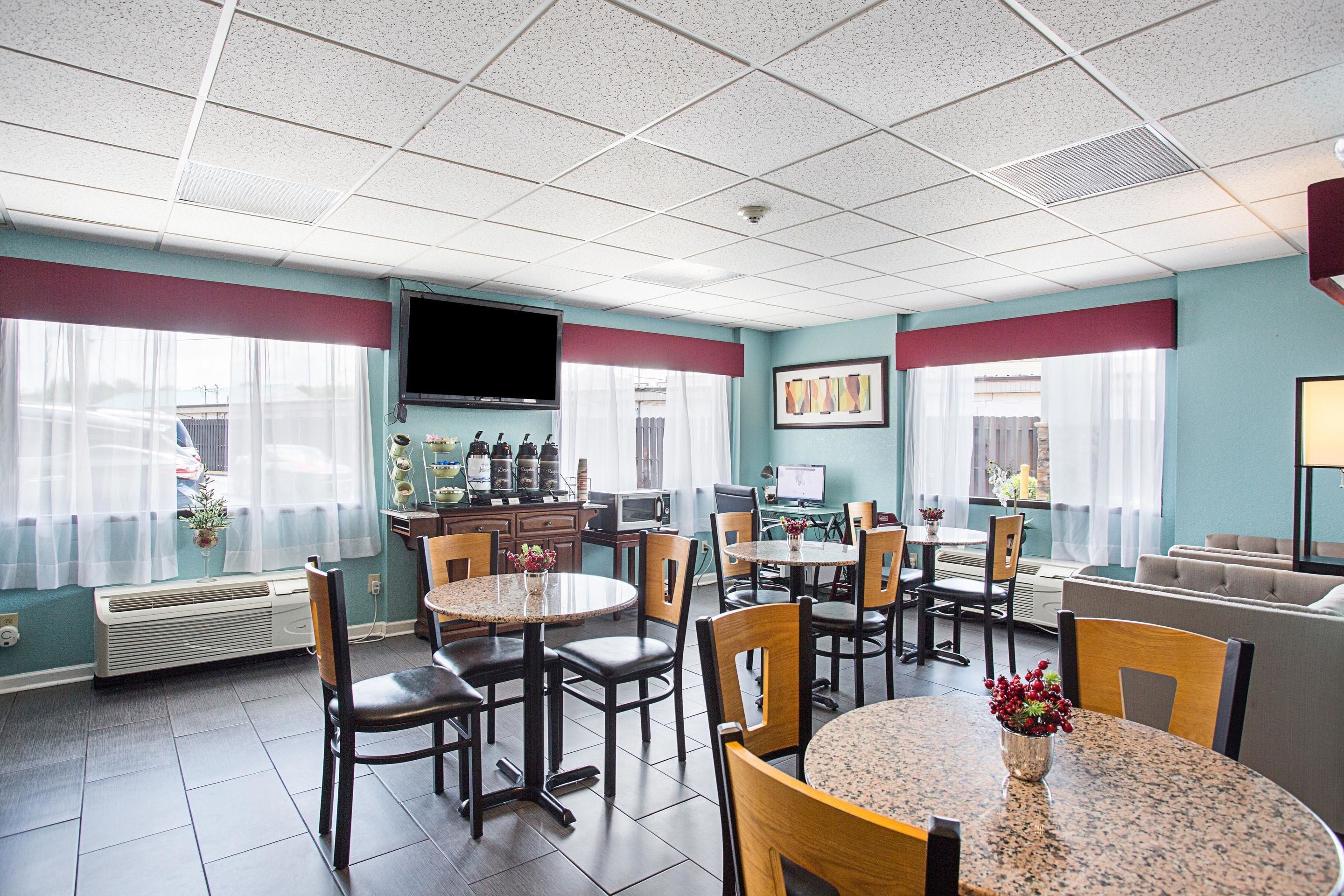 فطور أوروبي مجانًا يوميًا