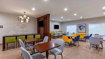 Free daily buffet breakfast